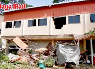 Pattaya-area house damaged by falling tree