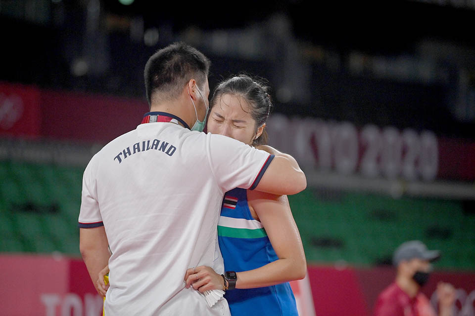 Ratchanok in tears as Thailand’s Olympic badminton hopes finish