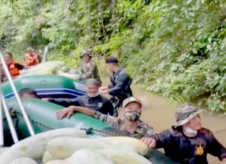 Heavy rains and widespread floods hinder relief operations in western Thailand