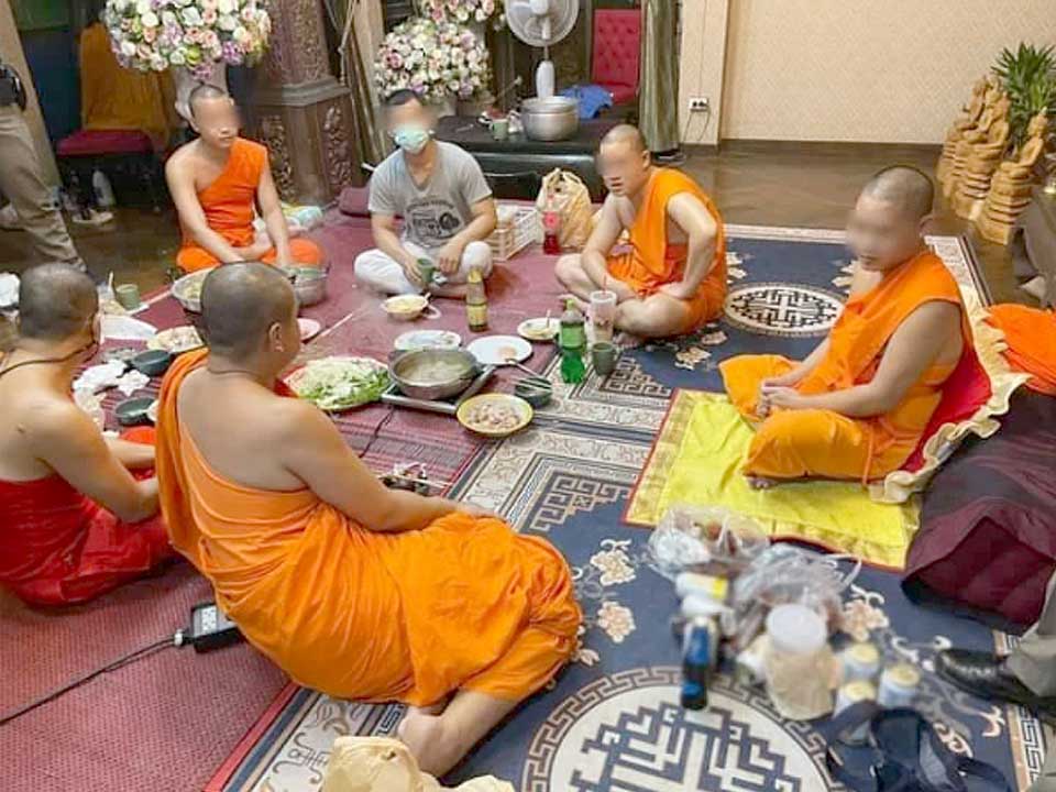 Thailand-News-1-Aug-30-01-Chiang-Mai-monks-jailed-fined-for-drinking-alcohol-in-temple-pic-1.jpg