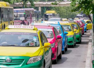 Thai taxi drivers affected by lockdown to get financial aid under social security plan