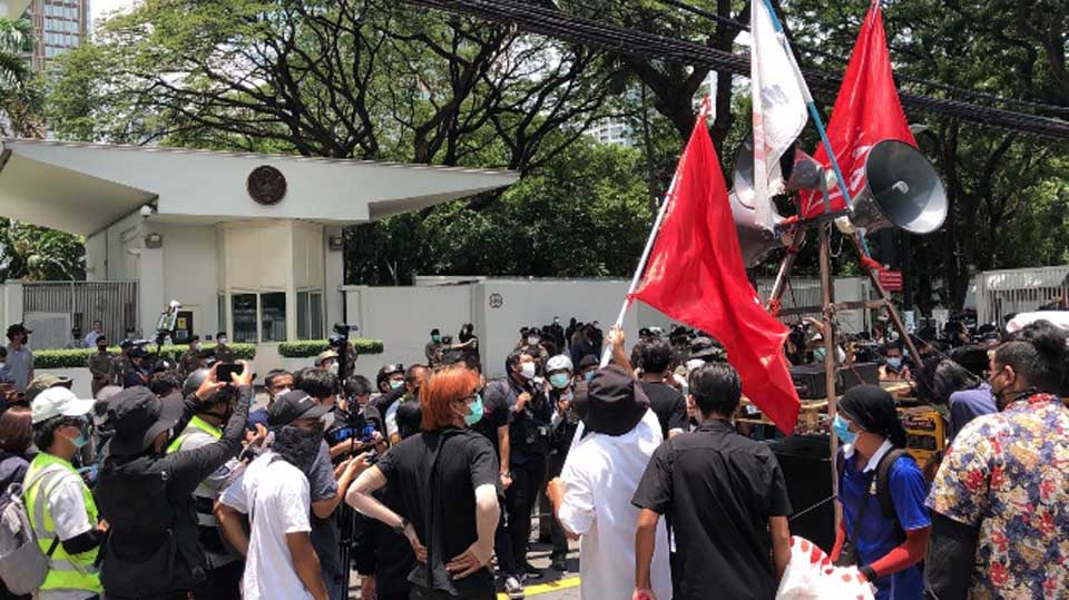 'Car Mob' protestors file complaints at US, Swiss, Chinese embassies - Pattaya Mail