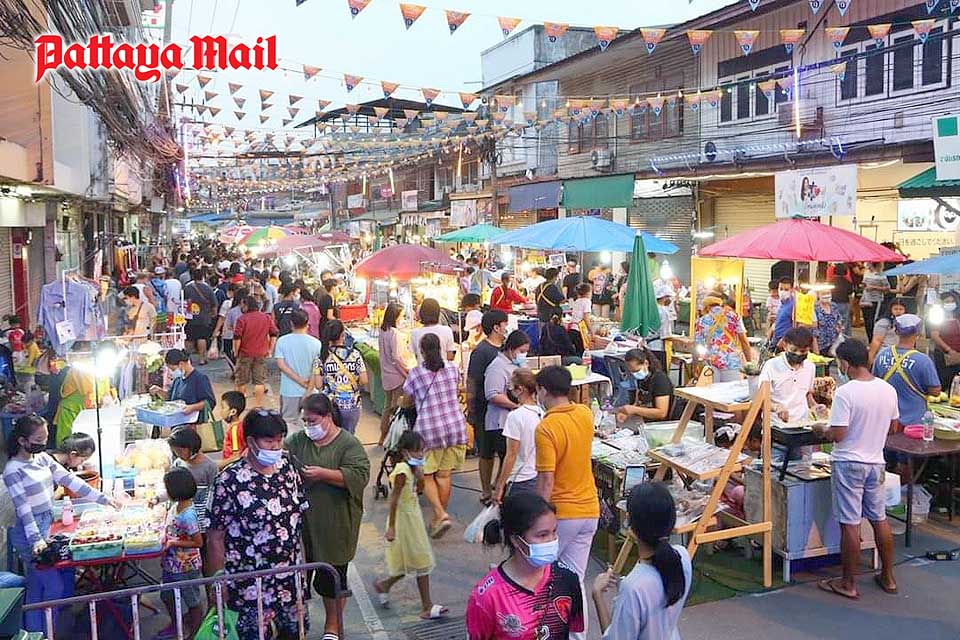 Pattaya-News-2-Pattayas-Naklua-Walk-Eat-