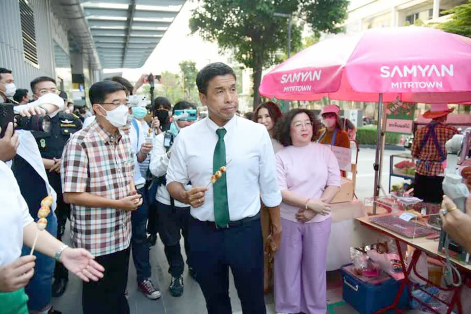 t 11 Bangkok to provide free space for street vendors