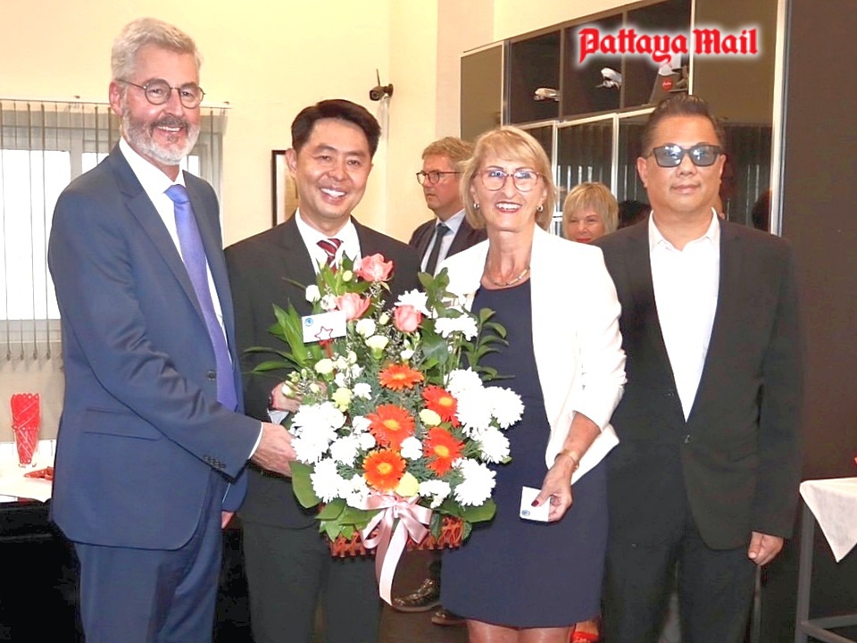Der Schweizer Botschafter weiht ein Honorarkonsulat in Pattaya ein