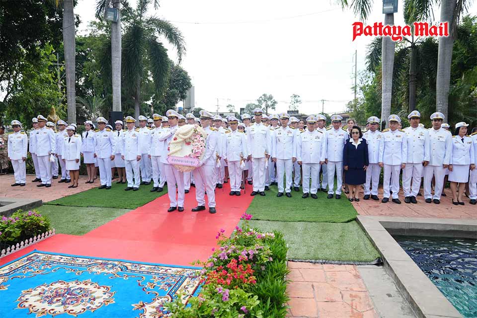 Pattaya commemorates King Chulalongkorn with wreath laying ceremony
