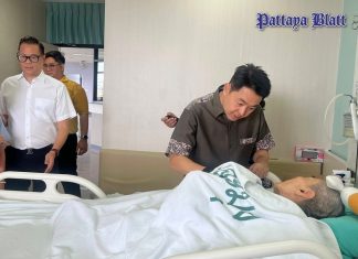 Bürgermeister Poramet besucht Pattaya Bhattamakun Hospital und sagt bessere Versorgung für Einwohner zu