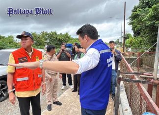 Chonburi-Gouverneur inspiziert Überschwemmungen in Pattaya nach heftigem Regen