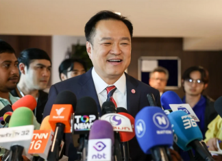 PM Anutin meets future ministers at Bhumjaithai Party on 59th birthday