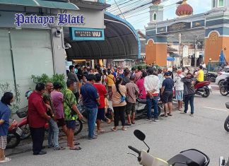 Menschenmassen stürmen Krungthai-Bank in Pattaya bei „Half-Half Plus“-Anmeldung