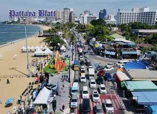 Chaos auf Pattayas Straßen zum Start des internationalen Feuerwerksfestivals
