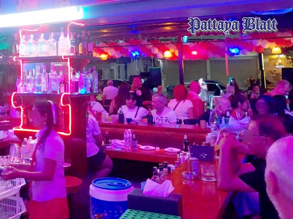 Kritik an Thailands 4-Uhr-Alkoholplan Besucher bevorzugen Mitternacht oder 1 Uhr