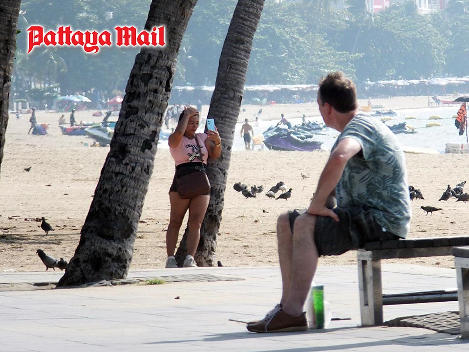 Shadow labor on Pattaya beaches and the impact of independent women on tourism