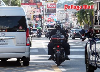 Pattaya streets in chaos as reckless motorbikes cut through crowds and flout all rules