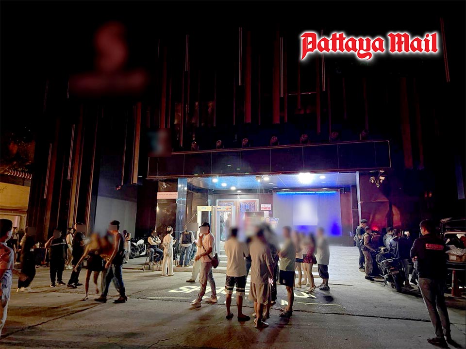 Police raid Pattaya club, arrest 12 Chinese tourists and 20 Vietnamese workers