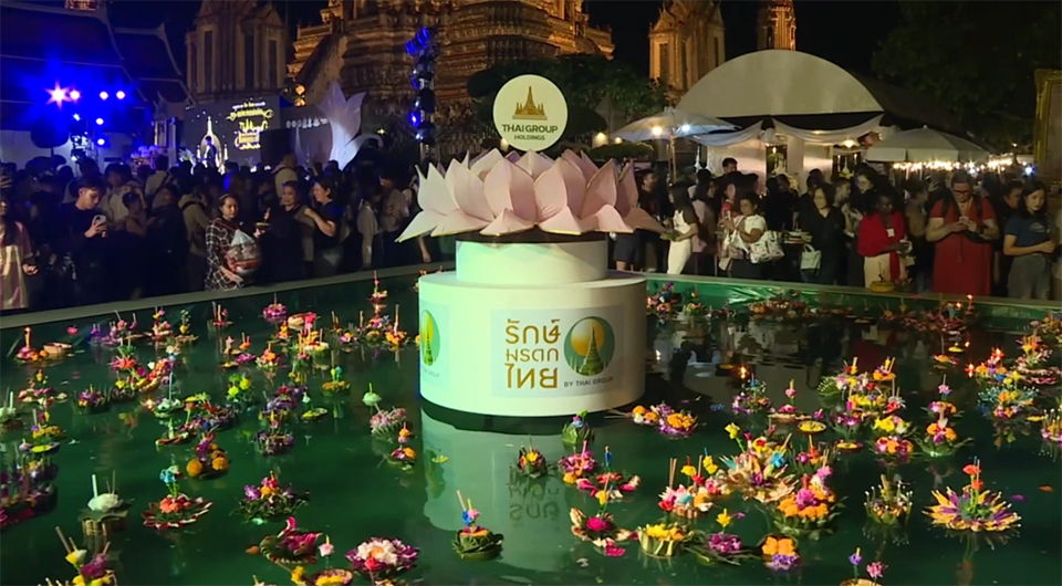 Thailand celebrates Loy Krathong with tributes to Queen Sirikit and royal family across the country