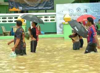 Hat Yai floods persist as authorities brace for potential new surge