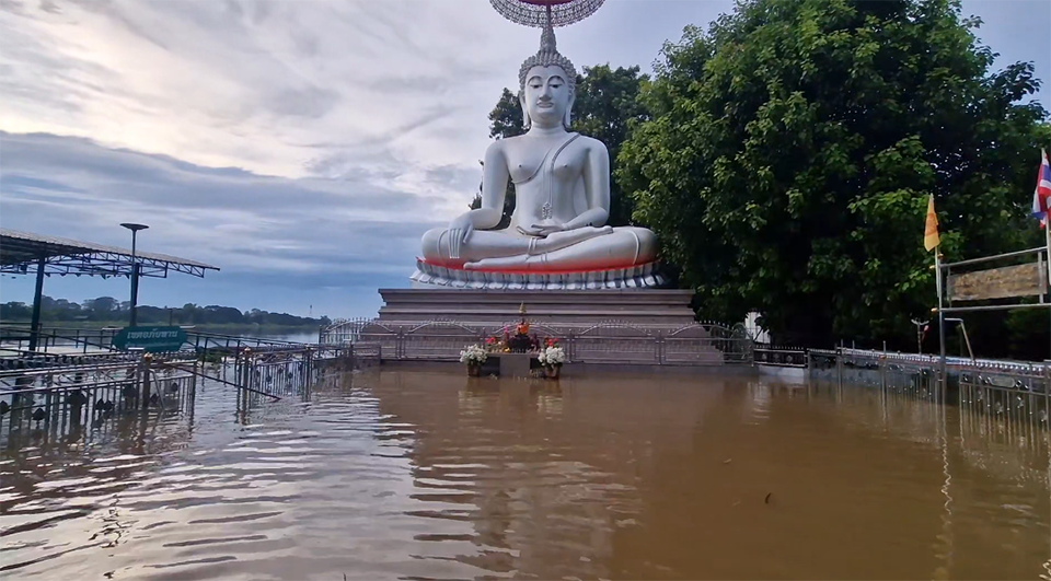Central Thailand floods expected to ease by month’s end after Sukhothai water passes
