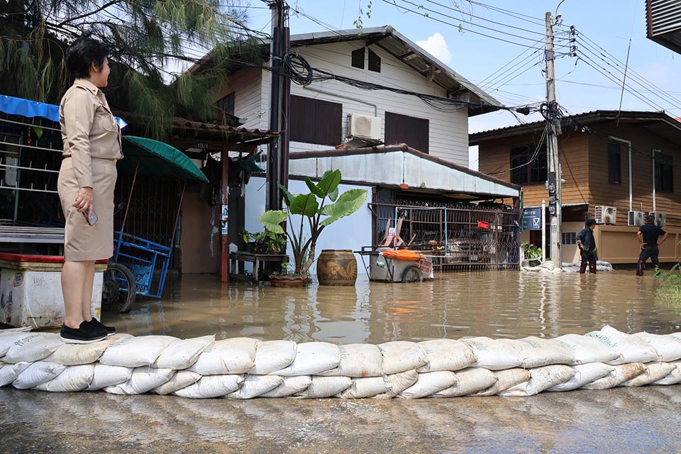Bangkok river levels stable as city prepares for gradual decline