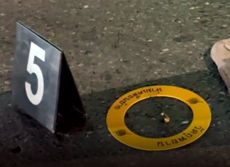 Rescue volunteers from two rival foundations exchange gunfire on Bangkok, leaving three injured