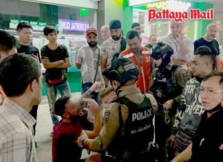Icelandic and Arab motorcyclists clash in street fight on Pattaya South Road