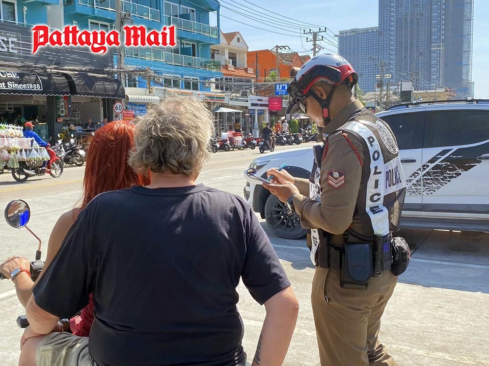 Foreigners say Pattaya’s traffic laws feel ignored while police focus mainly on tourists