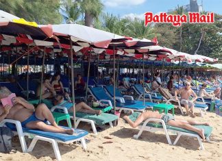 Thailand wins the currency game and loses the tourist