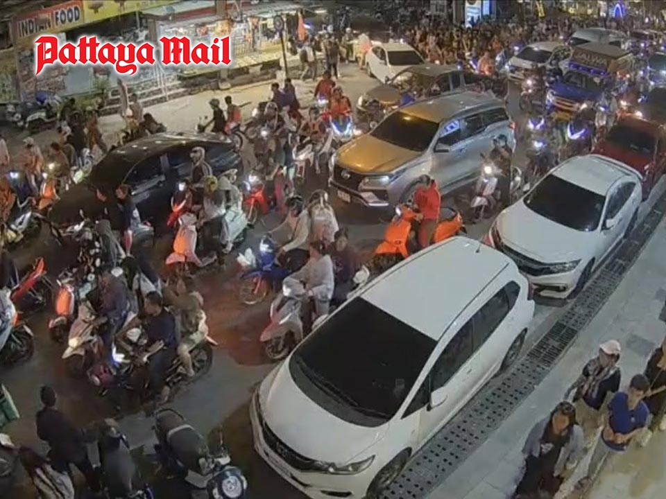 Tourists trapped as Pattaya struggles with overcrowding and traffic