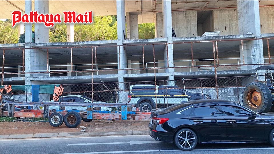 Pattaya City warns against using suspended Waterfront Condominium as paid parking area