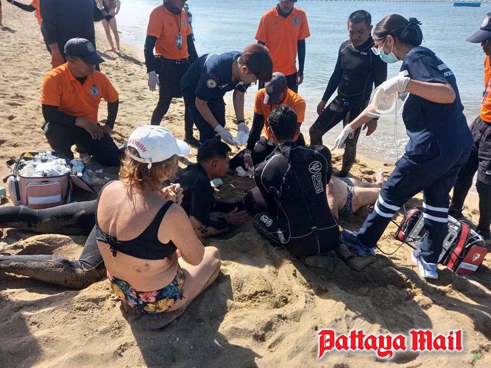 Russian tourist rescued after near-drowning at Jomtien Beach