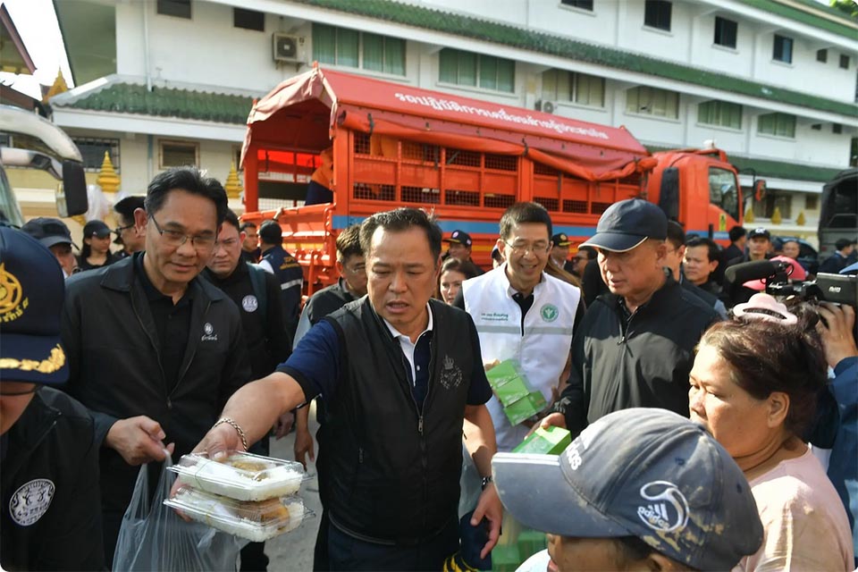 Anutin orders 7-day blitz recovery for Hat Yai as floodwaters recede — aid, repairs, and tourism reboot in motion