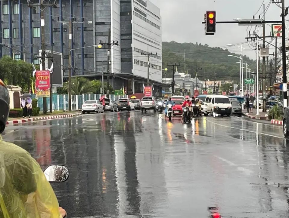 Southern Thailand braces for heavy rains and flash-flood risk amid intensifying storms