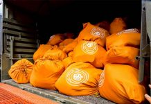 Thai Red Cross distributes 12,600 royal relief bags to flood-affected southern border provinces