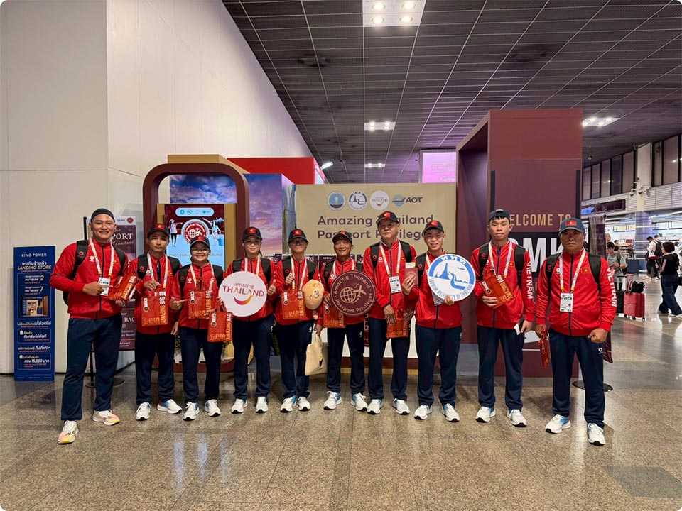 Thailand rolls out a warm airport welcome for SEA Games athletes