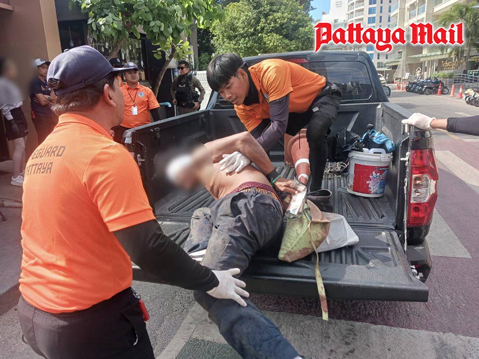 Homeless man armed with knife and scissors detained after threatening tourists in Jomtien