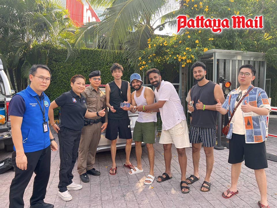 Indian tourist returns lost iPhone 16 to Chinese visitors with help from Pattaya Police