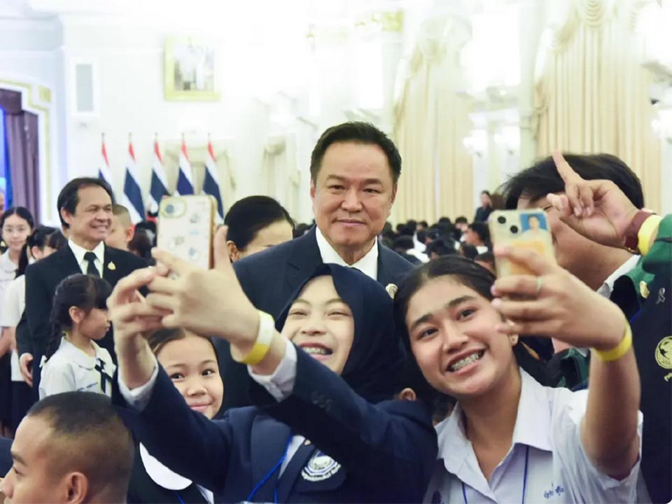 Prime Minister Anutin encourages young achievers at Government House for National Children’s Day 2026