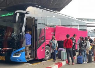 Thai government urges early bus bookings ahead of Feb 8 election travel rush