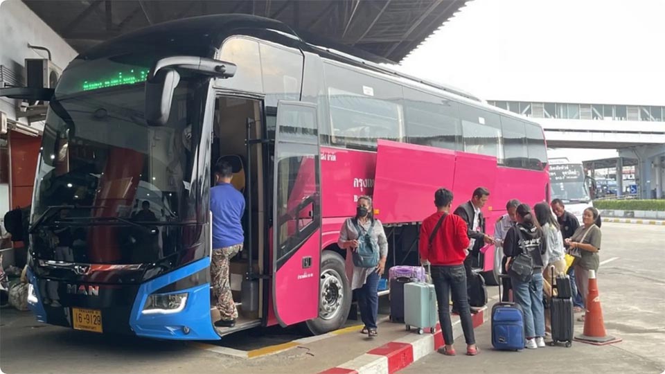 Thai government urges early bus bookings ahead of Feb 8 election travel rush