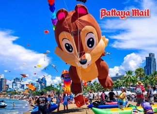 Pattaya skies fill with color as Kite Festival draws massive crowds, traffic grinds city to a halt