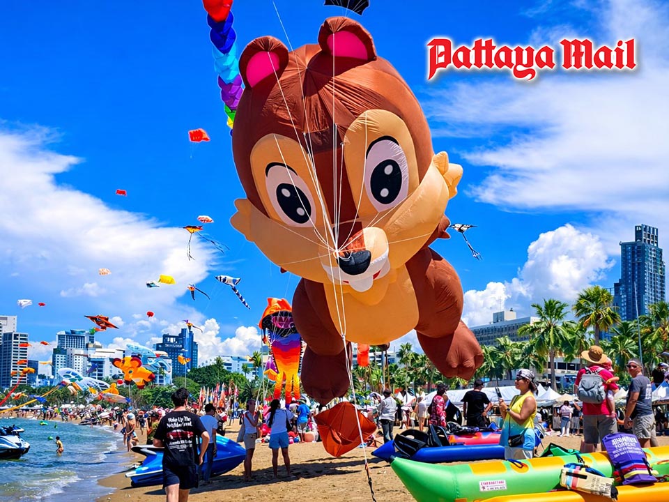 Pattaya skies fill with color as Kite Festival draws massive crowds, traffic grinds city to a halt