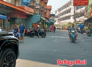 South Pattaya community raises traffic, youth racing and stray dog concerns at public forum