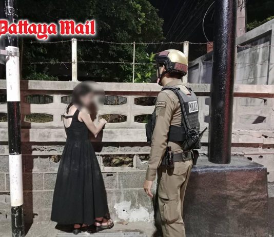 Russian woman taken to Pattaya Police Station after erratic behavior in Jomtien