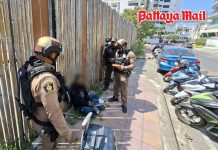 Authorities move in after intruder refuses to leave luxury pool villa in Jomtien