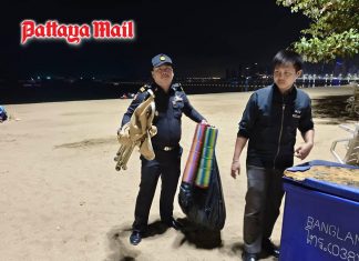 Pattaya officials confiscate illegal beach chairs and mats on public sand