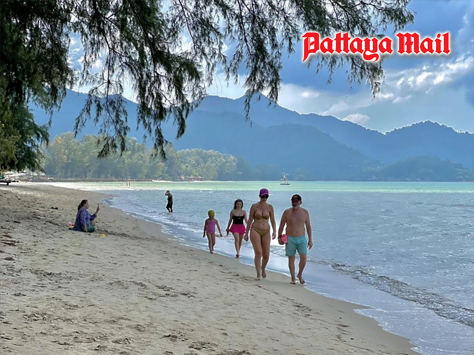 No war can dampen Koh Chang tourism as weekend visitors top 20,000
