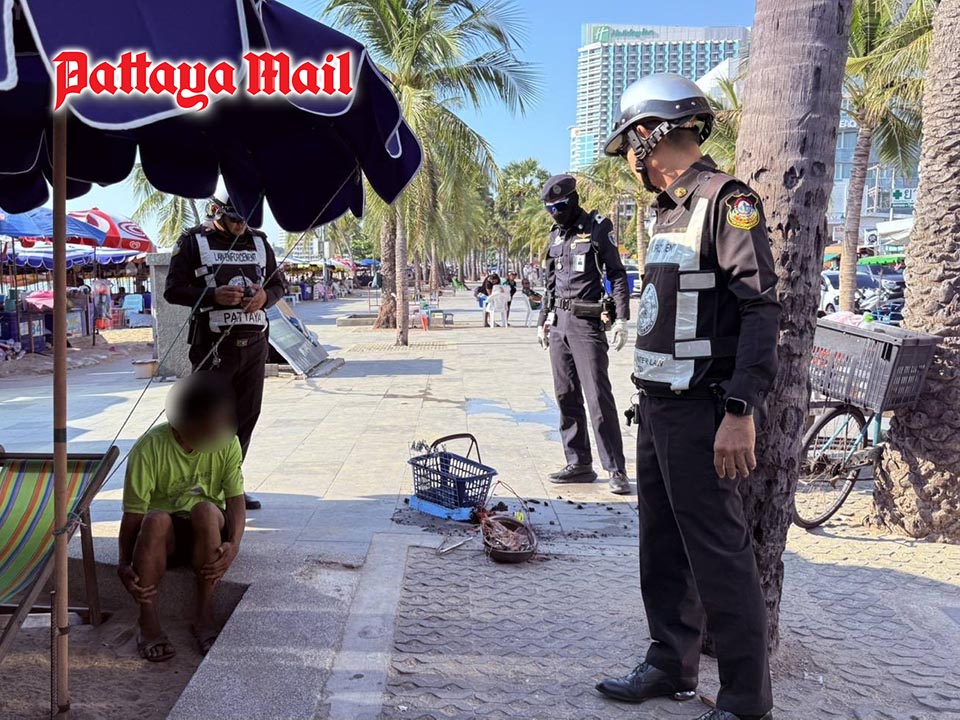 Pattaya officials detain theft suspect targeting tourists on beach