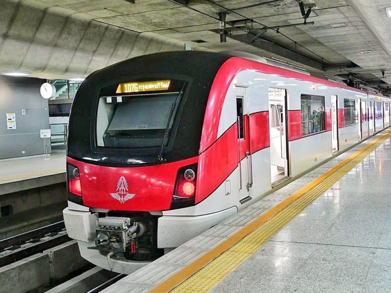 Screaming Train Driver Bangkok screaming train driver suspended as probe launched on SRT Red ...