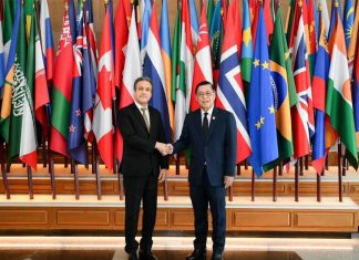 Minister Sihasak seeks Oman’s support over stranded Thai vessel amid Strait of Hormuz tensions