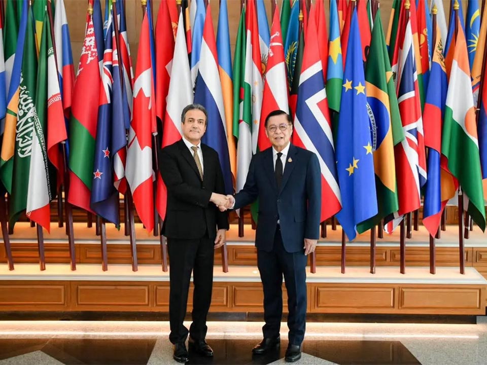 Minister Sihasak seeks Oman’s support over stranded Thai vessel amid Strait of Hormuz tensions